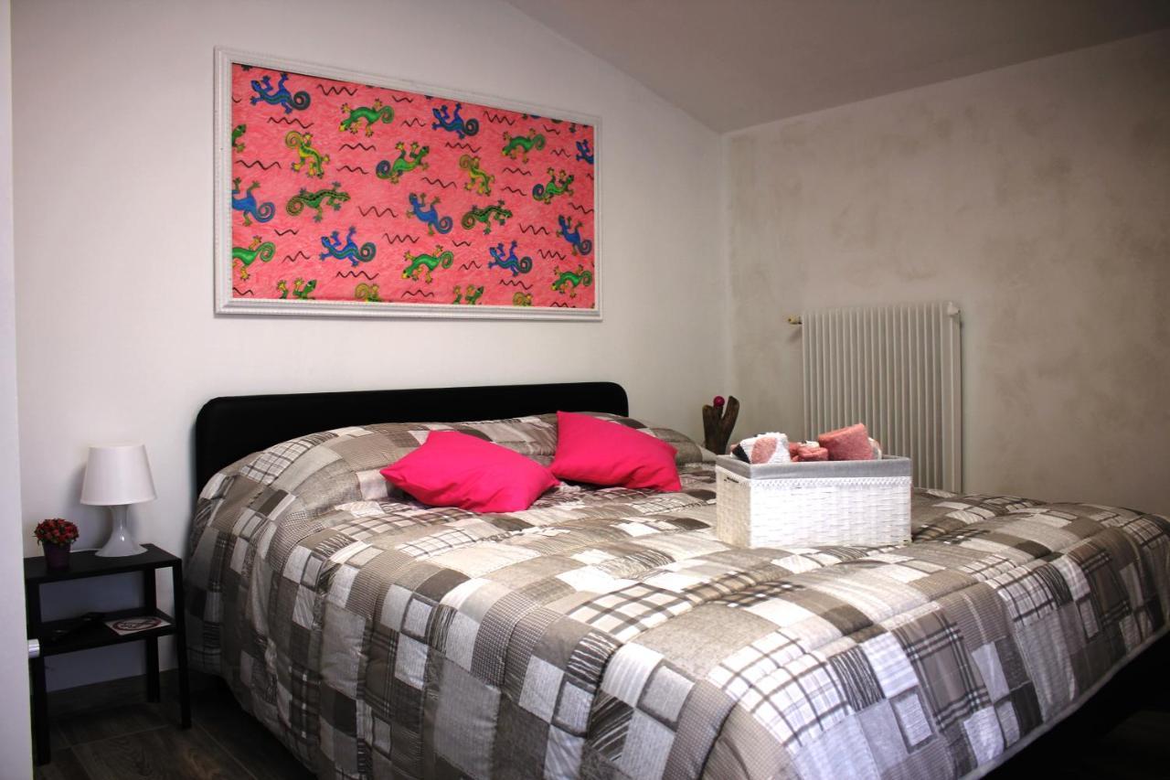 Villa Sonia Apartment & Rooms Lignano Sabbiadoro Dış mekan fotoğraf