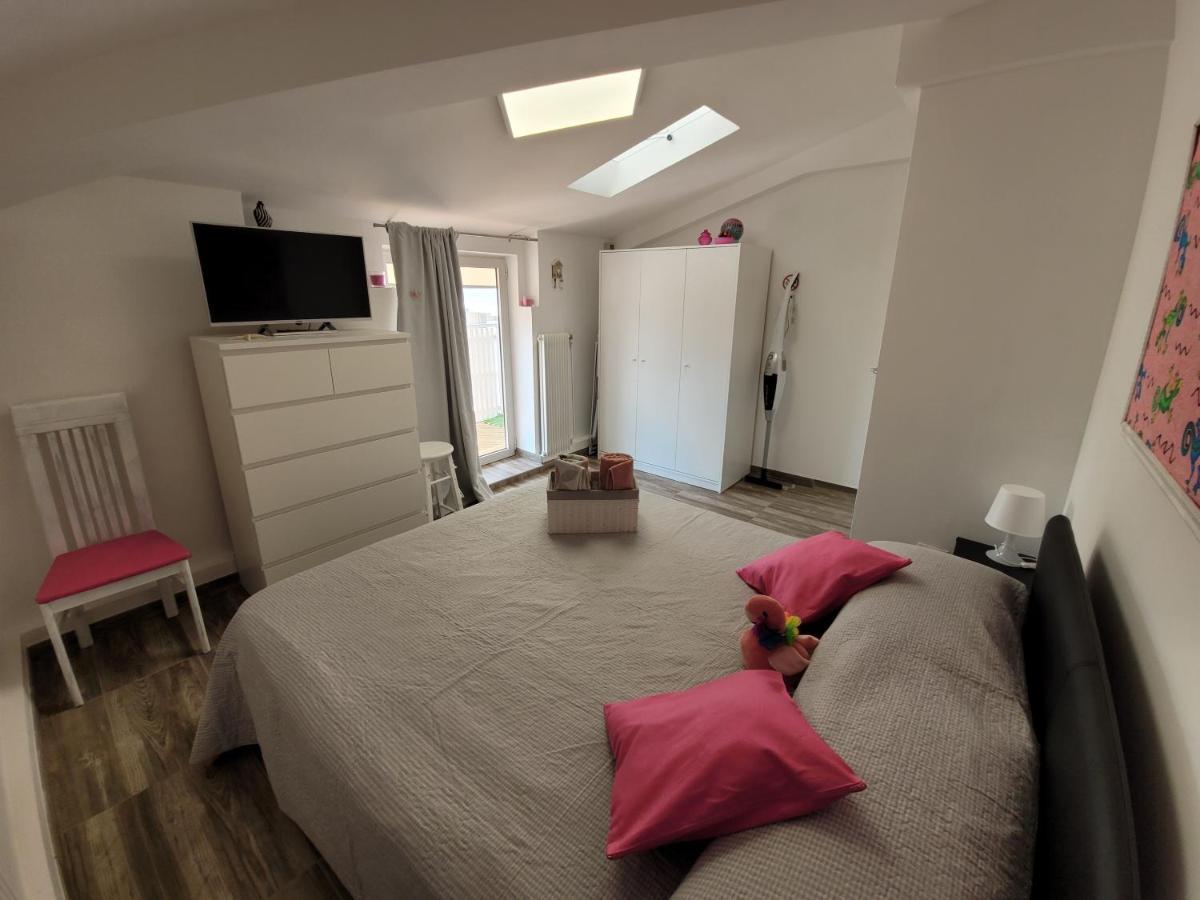 Villa Sonia Apartment & Rooms Lignano Sabbiadoro Dış mekan fotoğraf
