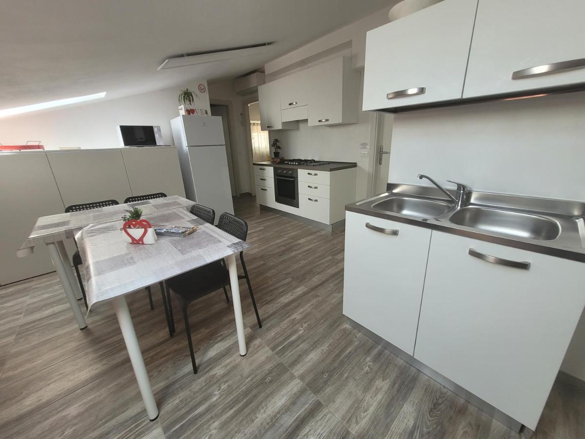 Villa Sonia Apartment & Rooms Lignano Sabbiadoro Dış mekan fotoğraf