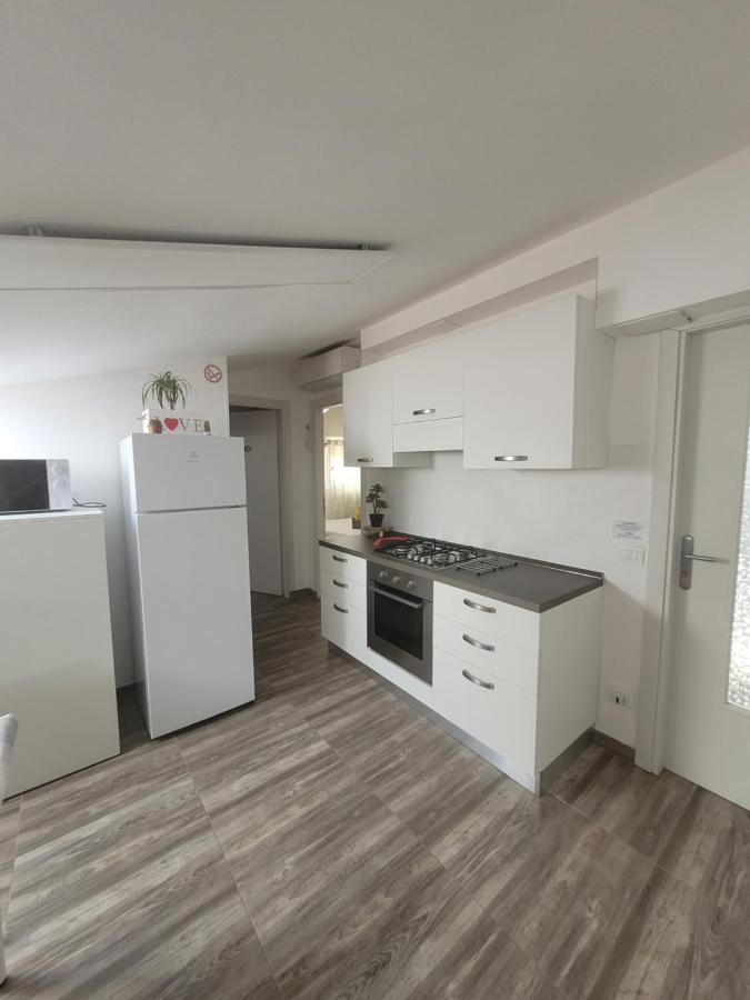 Villa Sonia Apartment & Rooms Lignano Sabbiadoro Dış mekan fotoğraf